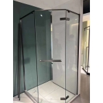 PHÒNG TẮM GÓC 135 ĐỘ MỞ QUAY BẢN LỀ CHỮ NHẬT BẮT CẠNH