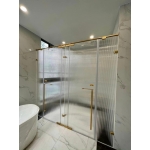 PHÒNG TẮM KHUNG INOX CHỮ T CỬA MỞ QUAY 2 CÁNH 1 VÁCH BẢN LỀ TRỤC TRÊN DƯỚI CHỮ NHẬT