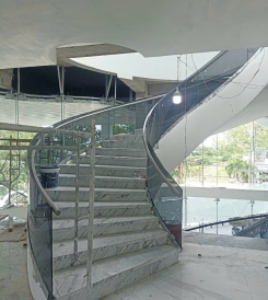 U THÉP MẠ KẼM CẦU THANG