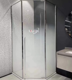 PHÒNG TẮM GÓC 135 ĐỘ MỞ QUAY BẢN LỀ TRÊN DƯỚI